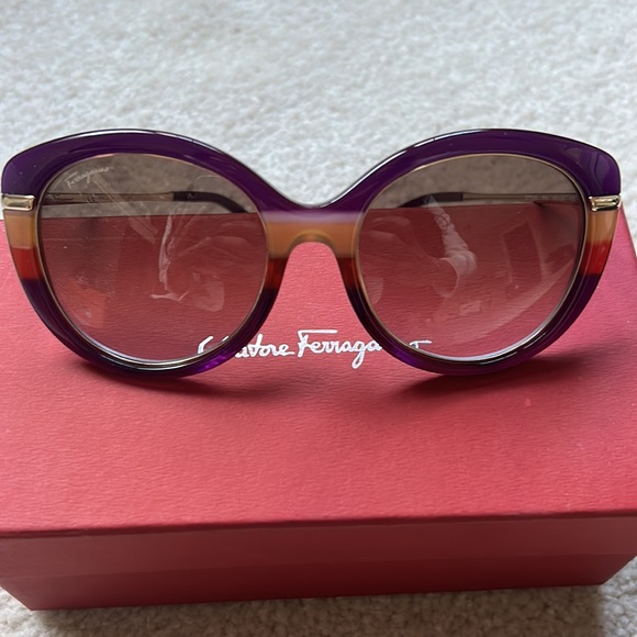 Salvatore Ferragamo Sunglasses Women’s main image 4